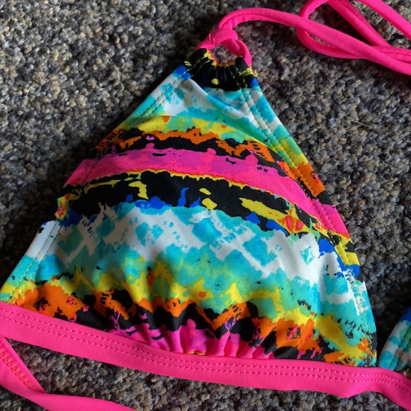 Delia’s Colorful Pink Print Bikini NEW - Picture 2 of 7